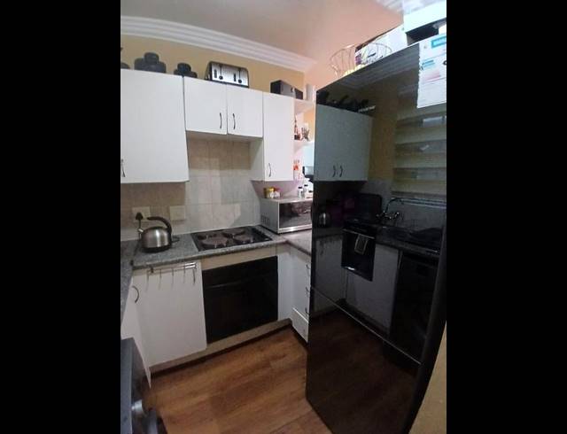 2 BEDROOM APARTMENT FOR SALE IN WILGEHEUWEL